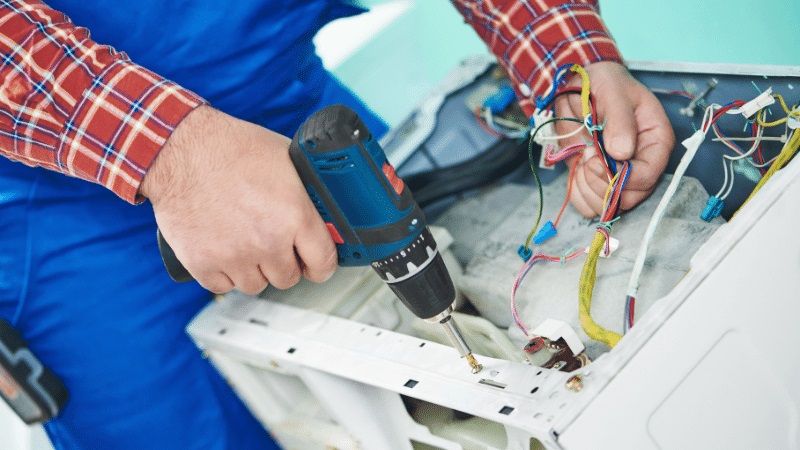 Büyükçekmece Midea Midea çamaşır makinesi kart tamiri – Su almama arızası orijinal parça ile giderildi. - Teknik servis örneği